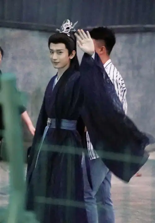 成毅杨紫沉香如屑杀青特辑杨紫告别,成毅的站姐人数惊人