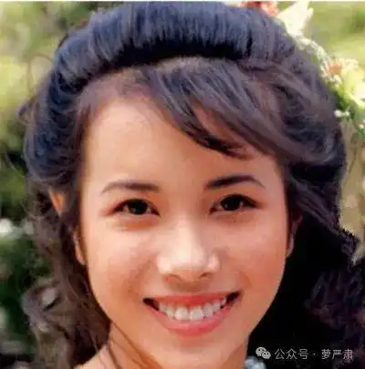 28年后她还是一样年轻,在我的少女时代她就教我爱自己