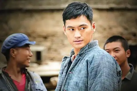 平凡的世界世界以痛吻我,我却报之以歌
