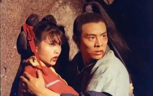 王晶版倚天老版本名场面被净化,成昆秒杀巅峰时期周芷若
