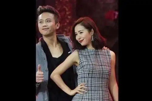 曝邓超出轨19岁嫩模,花8千万买照片,孙俪再见爱情,再见婚姻