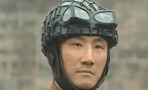 因亮剑剧组太穷,导演临时拉来4个群演,没想到都成经典了
