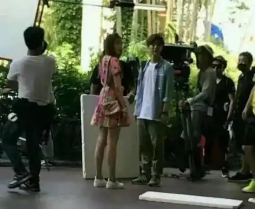 关晓彤为何报假身高再高一点就没人和我搭戏了