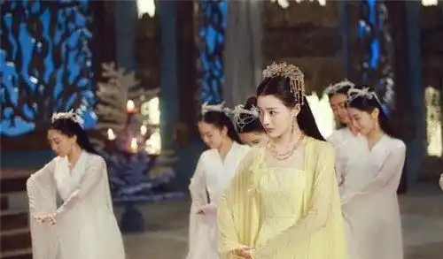 公主新婚三天自缢身亡,婢女解开裙带竟发现真相,新郎当场昏倒