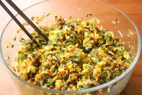 黄瓜别凉拌了,试试做成素馅饺子吃,清淡爽口,越吃越好吃,超香
