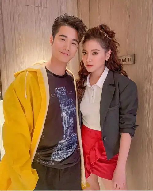 初恋这件小事小水和阿亮学长罕见同框,9年过去两人仍配一脸