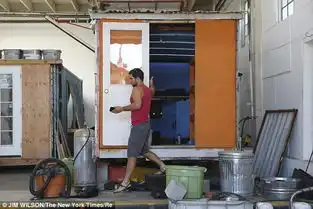 美国帐篷城穷人的蜗居生活
