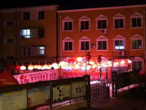 大红灯笼高高挂,爆竹不放,年味不减香水园街道第三届灯展如约而至