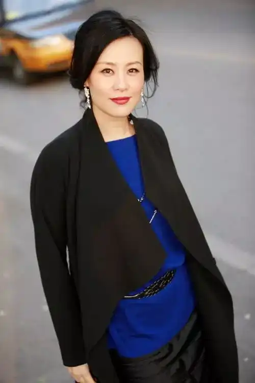 50岁华人女星无戏可演巩俐吴君如刘嘉玲如何在小花中突围