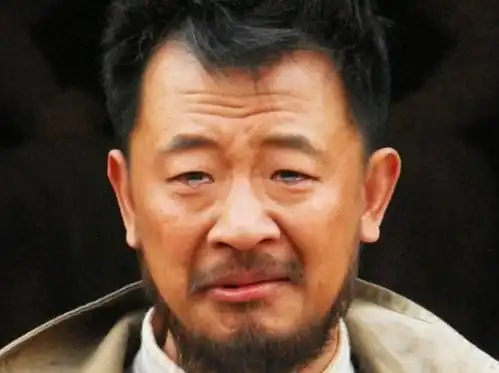 高圆圆为黄海波庆生照被疯传,患难见真情黄海波不时用手抹泪