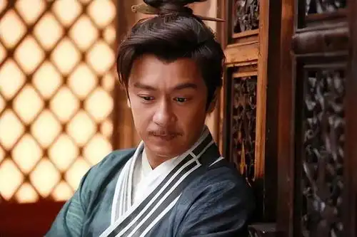 陈浩民宣布回归香港定居,曾月租14万豪宅,现携家六口住180平房
