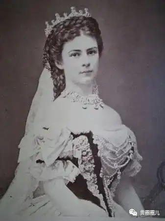 茜茜公主的姐姐被截胡了皇后宝座,嫁得超壕丈夫却频遭不幸
