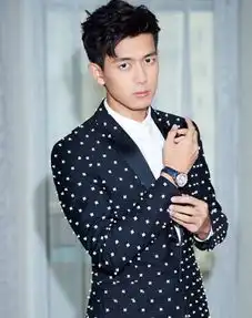 李现曾经出演微微一笑很倾城看到剧照后,网友原来是他

