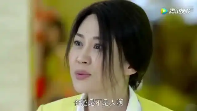 男孩想要和姑娘吃饭,怕对方不好看,找姐姐来冒充女朋友
