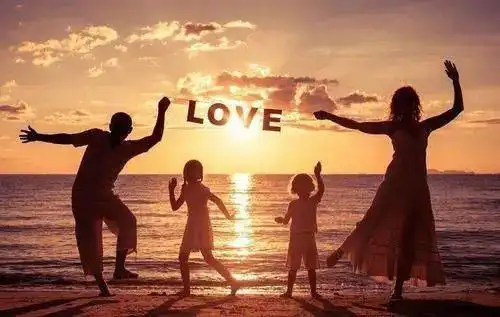 爸妈要出道回家第一件事就是告诉咱爸妈舞动湘江从齿出道噶场了
