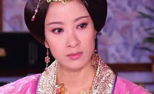 从著名龙套女王,到tvb的一线花旦,杨怡的经历也是一段传奇
