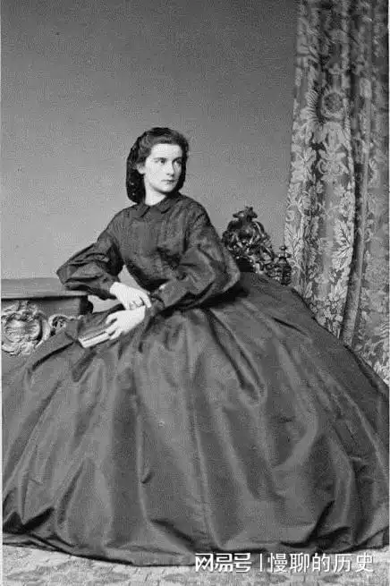 再谈奥地利电影茜茜公主,说说威登巴赫家族的七仙女姐妹花