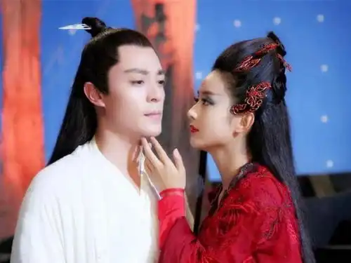 赵丽颖林更新新剧与凤行,可惜了曾黎演技,观众为董洁抱不平
