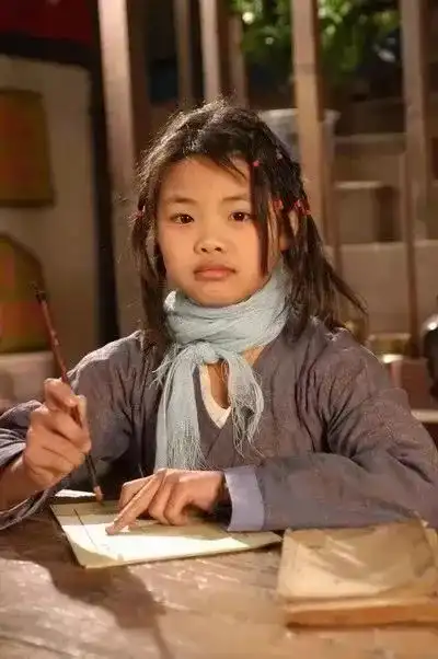 曾被吐槽最丑童星,演技不输杨紫张一山,如今她蜕变归来
