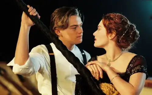 泰坦尼克号rose女儿出道,长相被嘲这是一点也不随妈呀