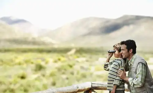 园丁与木匠只关心孩子外在表现,父母会离内核越来越远