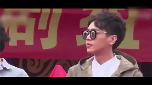 被指拼爹的张若昀如何成功上位,女友美若天仙,人气超过老爹