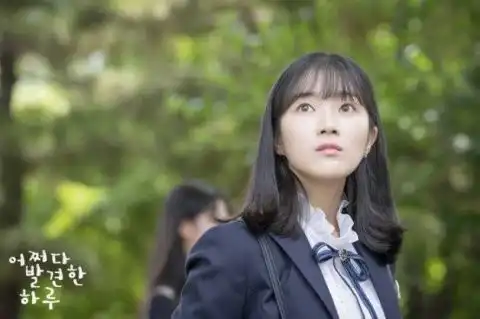 金惠奫和李政宰郑雨盛的公司artistcompany签约还与skycastle的妈妈廉晶雅同公司了
