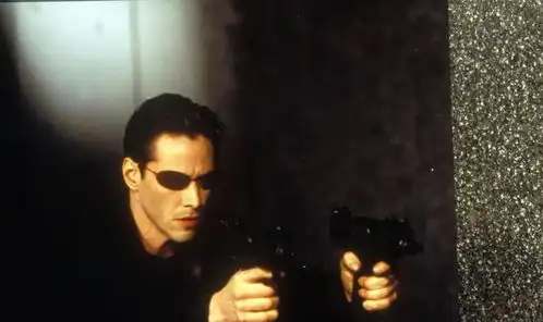 本以为黑客帝国4是神作,没想到还是让人失望了