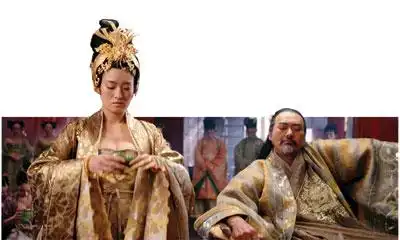 满城尽带黄金甲中周润发为什么要让巩俐喝药
