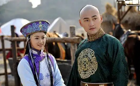 她是康熙最小的女儿,封和硕公主,只活了19岁,母亲却封皇贵妃章佳氏