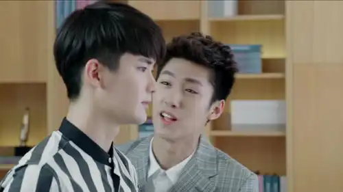 期待国民老公2开播,陆瑾年正式踏入了娱乐圈