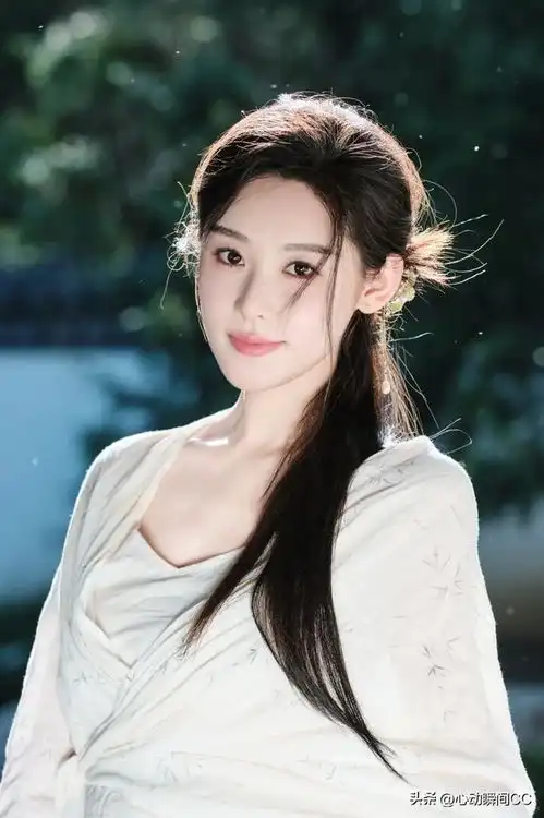 中戏校花荣梓希是什么颜值身材双开挂的女神,气质还如此迷人