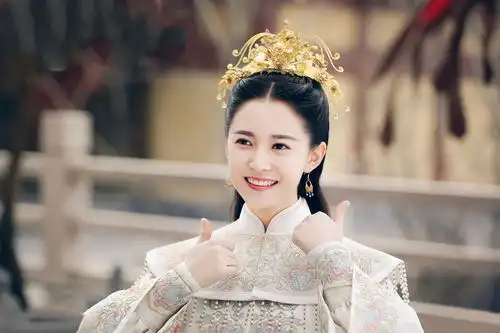 镜双城刚杀青,陈钰琪无缝接档新剧,男主角是一名国标舞学生
