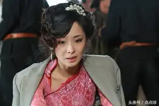 张艺谋一眼看中,17岁一夜成名,如今沉沦变龙套
