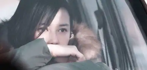 余男多少追求完美的磨砺,才成就她怒放的性感
