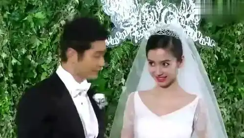 黄晓明曾深爱她,却带肚嫁入豪门连婚纱都没穿过,别提婚礼了

