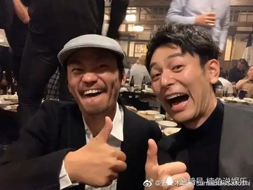 王宝强野田昊合影,唐人街探案3票房破37亿,侦探混搭超逗