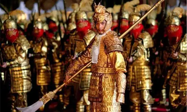 张艺谋满城尽带黄金甲,当年电影中到底动用了多少群演
