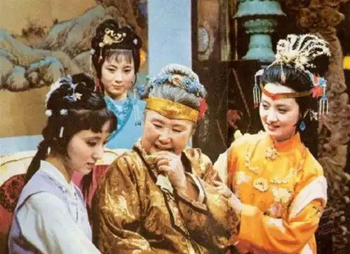红楼梦贾家最大靠山并非贾元春而是她,她死后贾家一蹶不振
