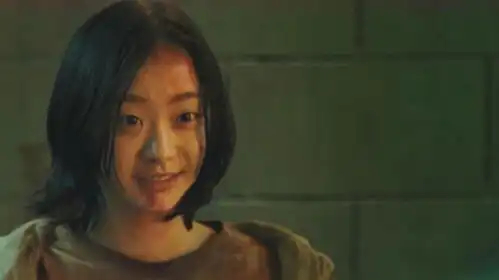 2019韩国动作猛片魔女,少女觉醒魔力,一人独战整个黑势力