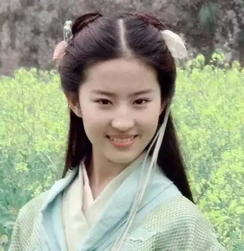 刘亦菲变咆哮帝二代妖精激动就开脱,冯绍峰都招架不住了
