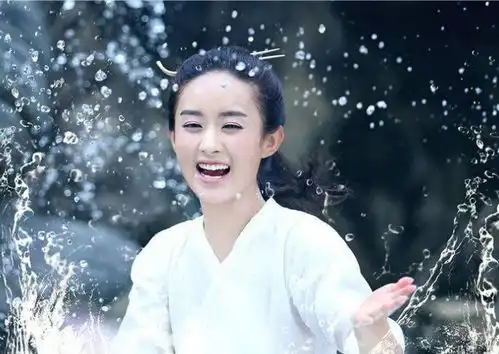 拥有治愈甜笑的女星谭松韵沈月赵丽颖,谁是你心目中的甜系女孩
