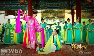 宫锁珠帘宫廷唯美画卷