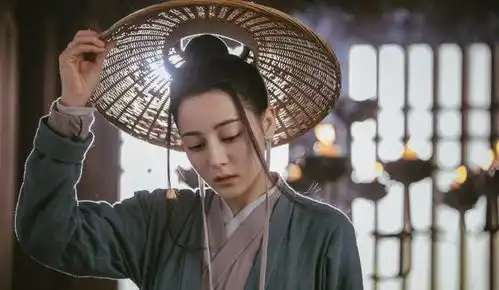 新剧扑街就甩锅热巴热度不及女配赵露思,粉丝直言官博营销偏心
