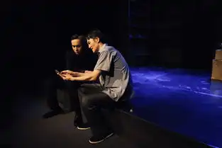 话剧书店小剧场青春版圆满落幕年轻演员演绎时代情怀