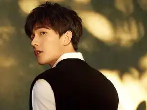 杨洋青涩时代剧照曝光,嫩的掐出水,原来他有今天的爆红并非运气
