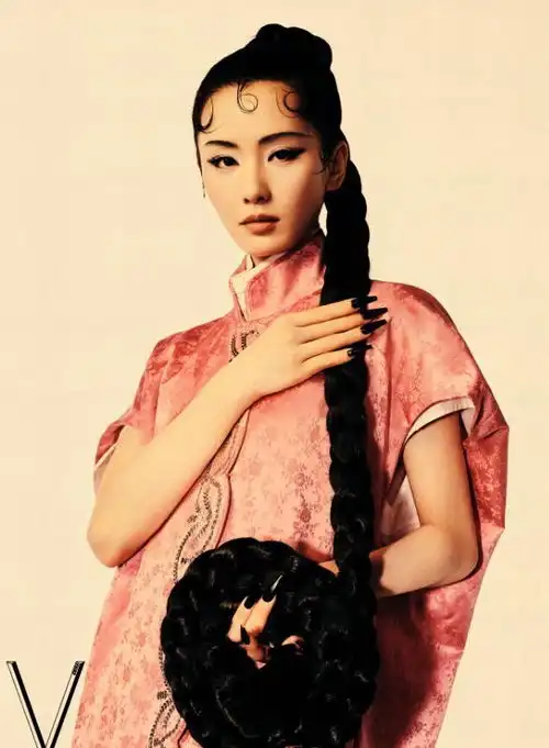 八月女明星杂志大片倪妮叶童好绝,刘诗诗造型怪,鞠婧祎疯狂吸粉