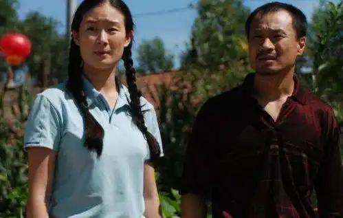 在离开赵本山后,一条训练裤穿8年的王亚彬,今怎样了现状如何
