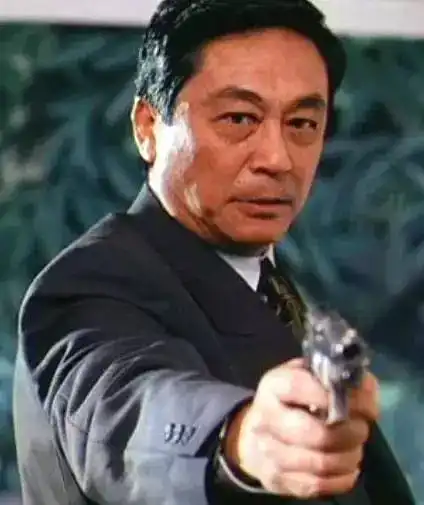 娱乐圈净身出户的男星,焦恩俊为了女儿,聂远为了她