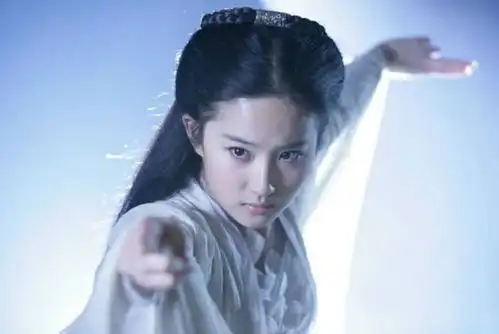 小龙女的版本那么多,为何李若彤最受追捧这个眼神就是答案
